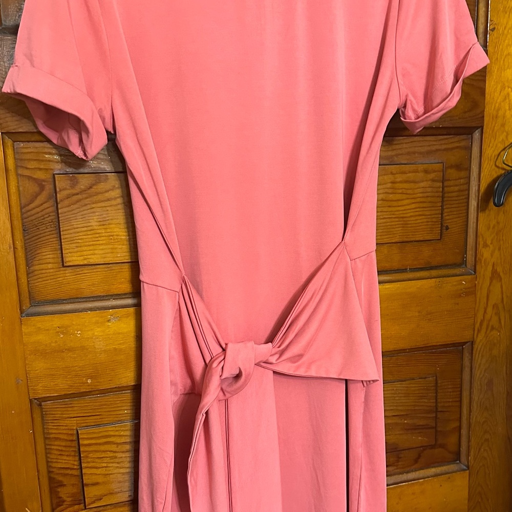 Cute dress for summer! Never worn!